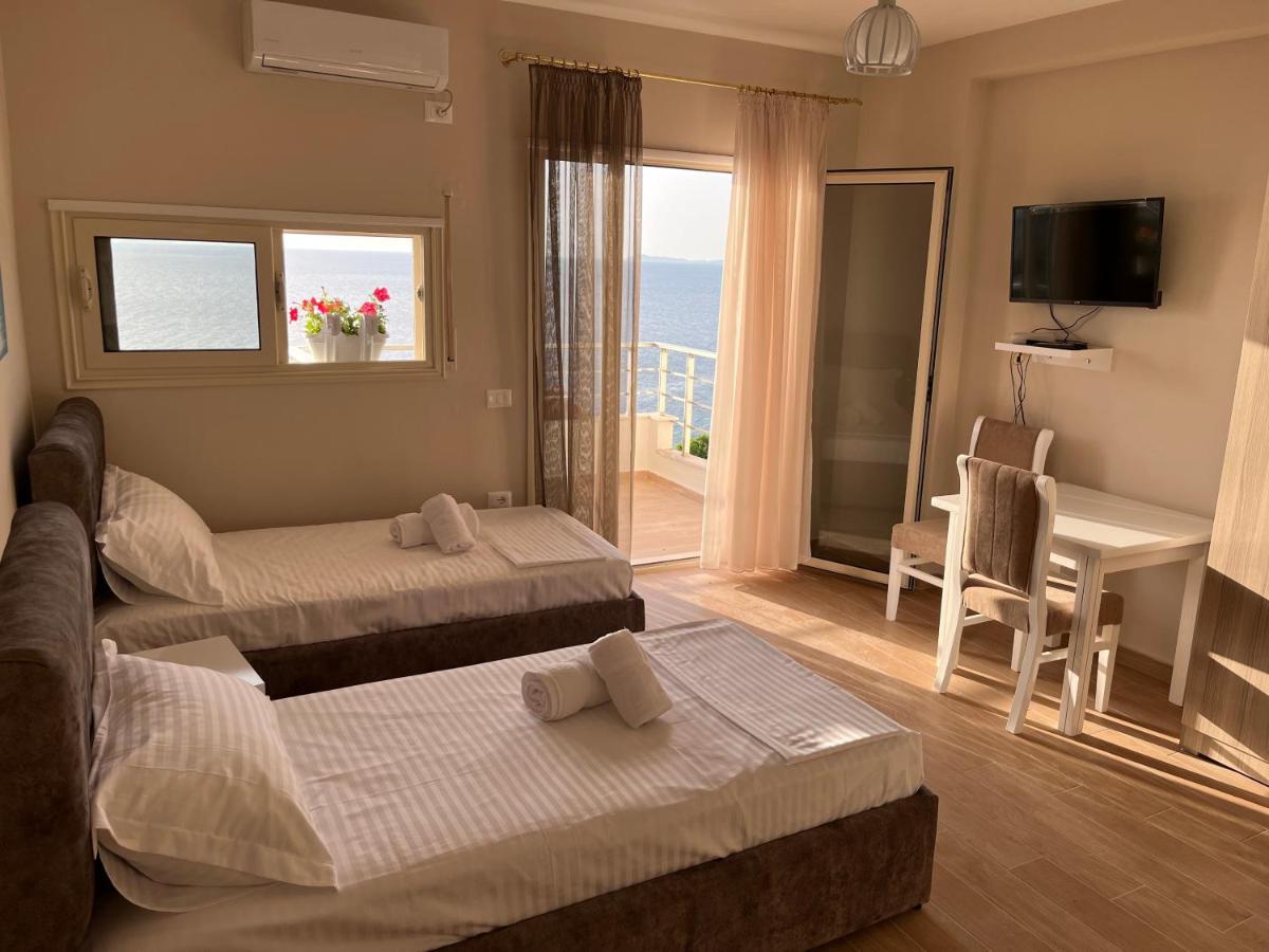 Lotus Apartments Vlore Luaran gambar
