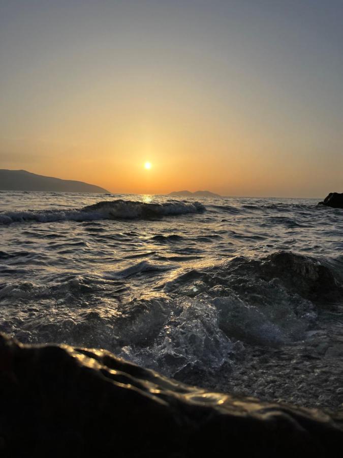 Lotus Apartments Vlore Luaran gambar