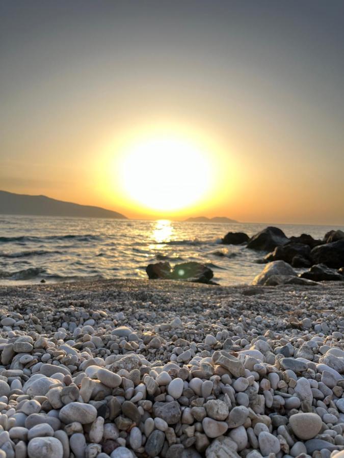 Lotus Apartments Vlore Luaran gambar