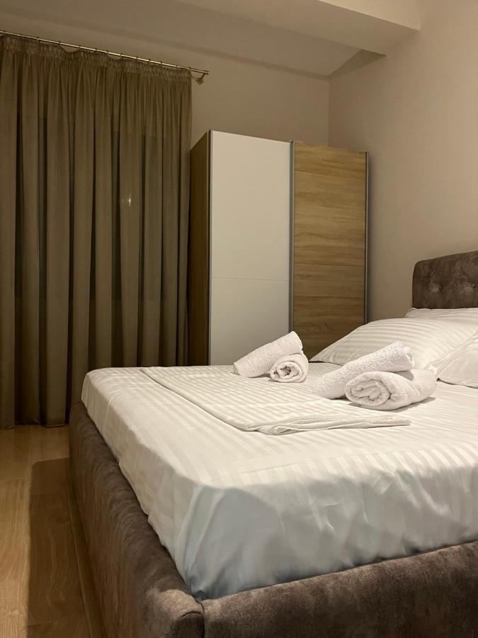 Lotus Apartments Vlore Luaran gambar