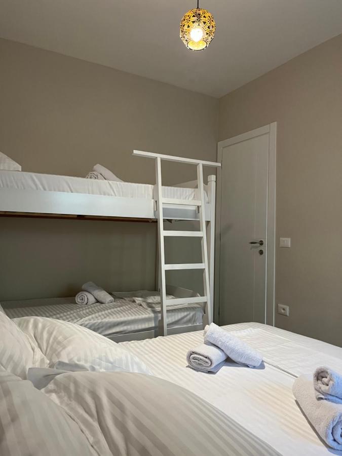 Lotus Apartments Vlore Luaran gambar