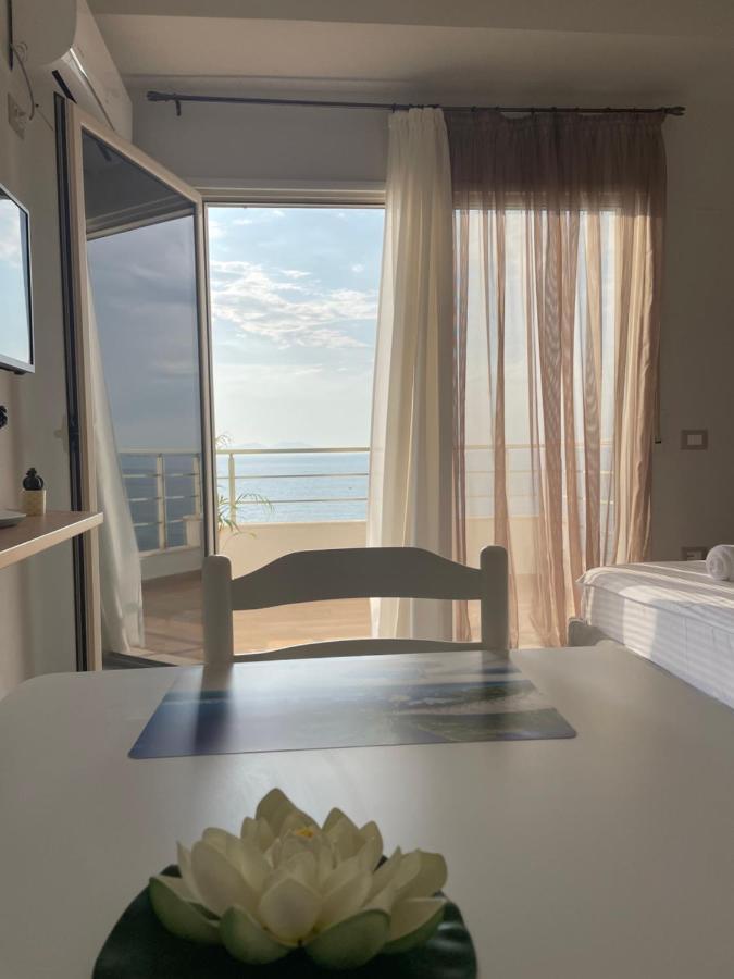 Lotus Apartments Vlore Luaran gambar