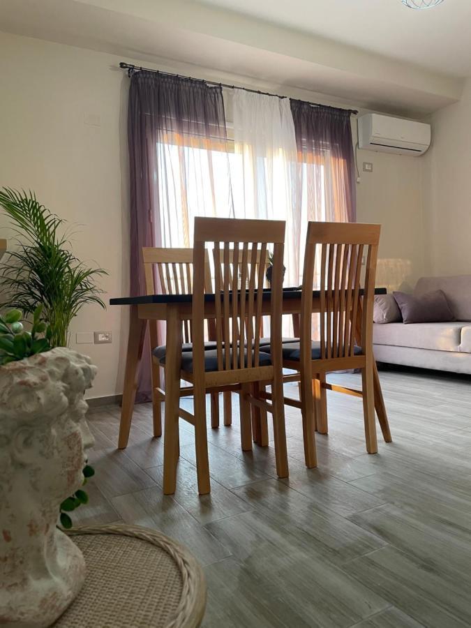 Lotus Apartments Vlore Luaran gambar