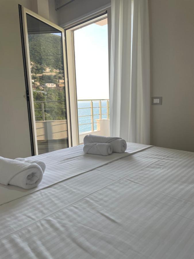 Lotus Apartments Vlore Luaran gambar
