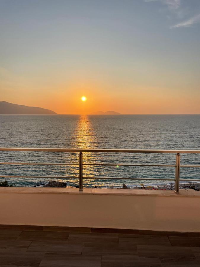 Lotus Apartments Vlore Luaran gambar