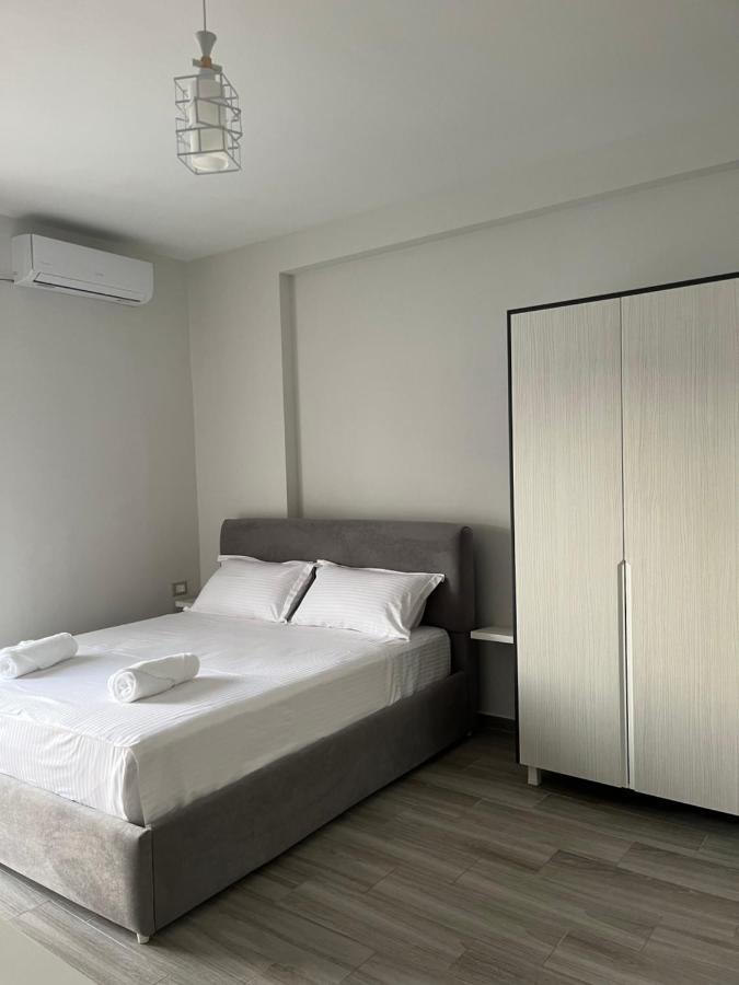 Lotus Apartments Vlore Luaran gambar