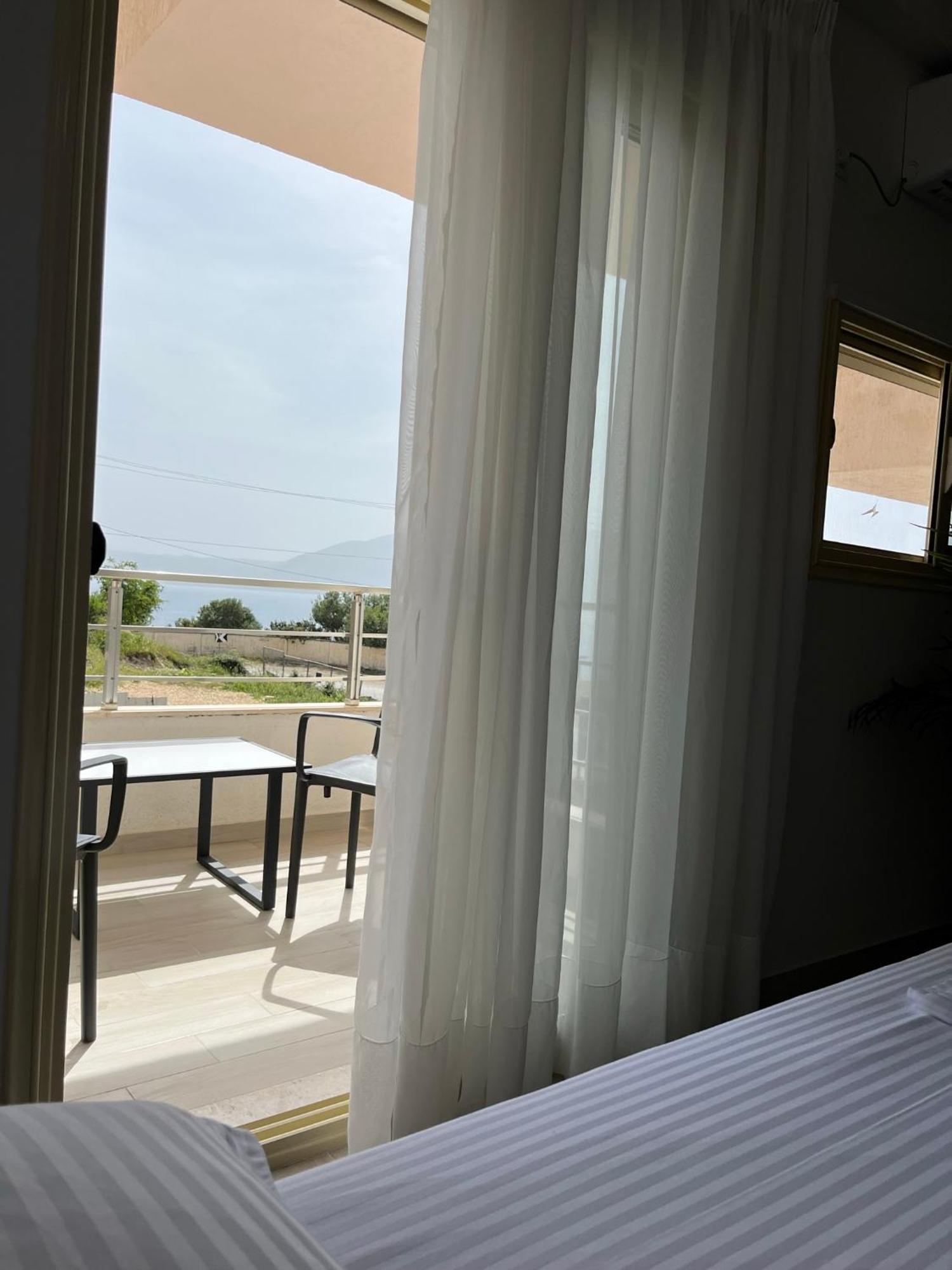 Lotus Apartments Vlore Luaran gambar
