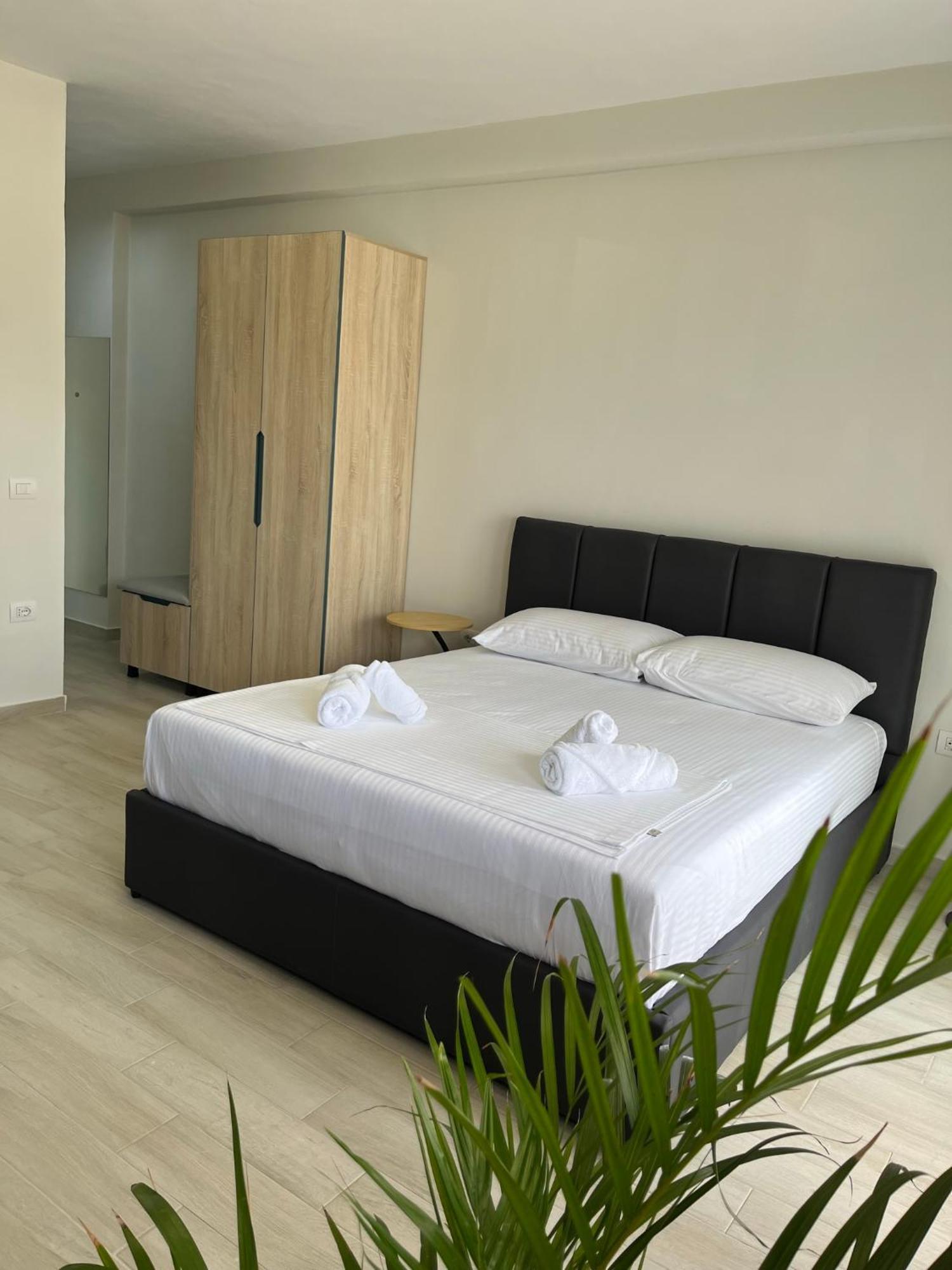 Lotus Apartments Vlore Luaran gambar